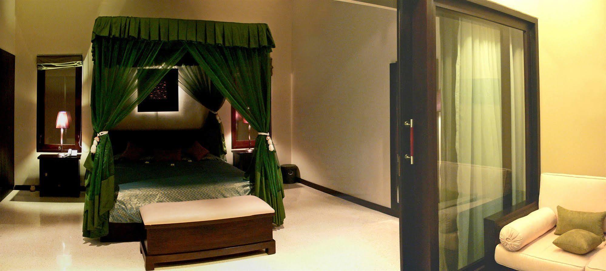 Villa Alam Warna Seminyak Esterno foto